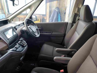 �t���[�h�v���X�n�C�u���b�h�@�V�����Îԁ@1.5L�ݼ�݂�Ӱ����7��AT��4WD�ł��R���25.2km/L������́����޾ݼݸ�(ڰ�ް��ڰ��ڰ�ް�ٰ��)��������ܰ�ײ���ޱ��LEDͯ��ײā����ذ&�߯�����ā���ޑ�����߼��PKG(�ޯ���ץ������Ӻ�)��ETC�4WD�Ԃ����́����ļ��˰����C�߯����(ܲ�߰�ޱ����۰ٻݼ���ޥ��׽�ϸ׽���t���AC�IR��Ķ�׽)�X�ɵ�߼�݂́���ذ����پ��TV�t