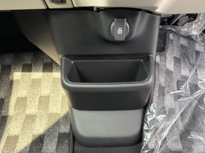 �m�@�a�n�w�@�V�����Îԁ@R5�N10����������ݼޡ�����STOP&CVT�ŔR���WLTC19.4km/L������޾ݼݸ�(ڰ�ް��ڰ�����ǎx��ڰ�ް�ٰ��)����ܰ�ײ���ޱ��LEDͯ��ײā����ذ&�߯������������AC����ޑ���SPL�߯�(�ޯ���ד�)�Ȃǂ��t���Ă��܂��