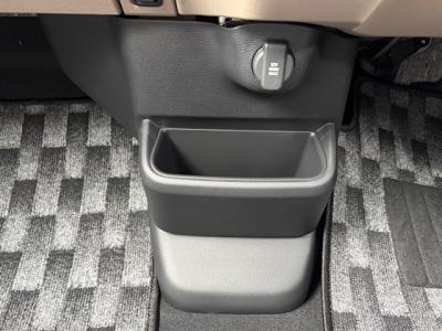 �m�@�a�n�w�W���C�@�V�����Îԁ@�����STOP&CVT�ŔR���WLTC21.3km/L�R6�N9���ɒǉ����ꂽJOY�����ޱ���ӎ�������è�ނȐ�p���O���Ł���pLEDͯ��ײā���p������ā�̧��د��ײ���ް�ށ��Ա��ް�ޯ����β�ٷ���߂ق�����ܰ�ײ���ޱ�����ذ�����޾ݼݸ�(���ǎx��ڰ�ް�ٰ��)��F���˰�������AC����ޑ���SPL�߯�(�ޯ���ץ����ٽ���)�Ȃǂ𑕔��