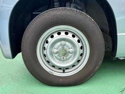 �m�|�u�`�m�@�V�����Îԁ@�ʐ����Ȃ�4WD!��������װڽ�Ə���Ȃ܂����ׯĂɂȂ�V�����y���p��ݡ�����STOP��CVT�ŔR���WLTC16.6km/L!�����́����޾ݼݸ�(ڰ�ް��ڰ�&ڰ�ް�ٰ��)����ڽ����ײ�޼���׽�����AC����ܰ����ނȂǂ��t���Ă��܂��