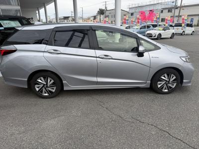 �V���g���@�V�����Îԁ@R1�N5����ϲŰ��ݼނŌ���^�ɡ�O������߰�޻޲݂Ȃǂ�ύX�������޾ݼݸ�(ڰ�ް��ڰ������ّ��Ǖtڰ�ް�ٰ��)���̗p�1.5L�ݼ�݂�7��AT�ŔR���25.2km/L��������e�́����ذ&�߯������������AC���d���i�[�ޱ�װ����ײ�޼���׽�ق����߼�݂́���ذ����پ��TV����ޑ���PKG(�ޯ���ץ�ñ�ݸ��Ӻ�)��ETC���t���Ă��܂�!