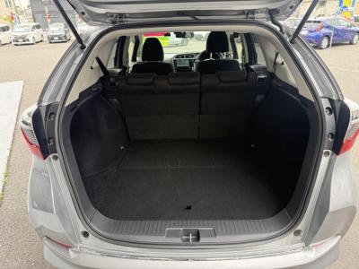 �V���g���@�V�����Îԁ@R1�N5����ϲŰ��ݼނŌ���^�ɡ�O������߰�޻޲݂Ȃǂ�ύX�������޾ݼݸ�(ڰ�ް��ڰ������ّ��Ǖtڰ�ް�ٰ��)���̗p�1.5L�ݼ�݂�7��AT�ŔR���25.2km/L��������e�́����ذ&�߯������������AC���d���i�[�ޱ�װ����ײ�޼���׽�ق����߼�݂́���ذ����پ��TV����ޑ���PKG(�ޯ���ץ�ñ�ݸ��Ӻ�)��ETC���t���Ă��܂�!