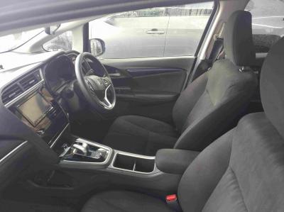 �V���g���@�V�����Îԁ@R1�N5����ϲŰ��ݼނŌ���^�ɡ�O������߰�޻޲݂Ȃǂ�ύX�������޾ݼݸ�(ڰ�ް��ڰ������ّ��Ǖtڰ�ް�ٰ��)���̗p�1.5L�ݼ�݂�7��AT�ŔR���25.2km/L��������e�́����ذ&�߯������������AC���d���i�[�ޱ�װ����ײ�޼���׽�ق����߼�݂́���ذ����پ��TV����ޑ���PKG(�ޯ���ץ�ñ�ݸ��Ӻ�)��ETC���t���Ă��܂�!