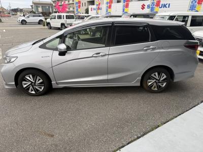 �V���g���@�V�����Îԁ@R1�N5����ϲŰ��ݼނŌ���^�ɡ�O������߰�޻޲݂Ȃǂ�ύX�������޾ݼݸ�(ڰ�ް��ڰ������ّ��Ǖtڰ�ް�ٰ��)���̗p�1.5L�ݼ�݂�7��AT�ŔR���25.2km/L��������e�́����ذ&�߯������������AC���d���i�[�ޱ�װ����ײ�޼���׽�ق����߼�݂́���ذ����پ��TV����ޑ���PKG(�ޯ���ץ�ñ�ݸ��Ӻ�)��ETC���t���Ă��܂�!