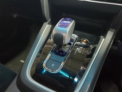 �V���g���@�V�����Îԁ@�l�C��ʲ��د�ޡ̨��HV�Ɠ���1.5L�ݼ��&Ӱ����7��AT�ŔR���34.4km/L!̨�Ă��40cm������Ᏸ�ōL��׹ޯ�޽�߰�������́����ذ&�߯�����ā����AC���߼�݂́���ذ����پ��TV���ޯ���ׁ�ETC�Ȃǂ��t���Ă��܂�!