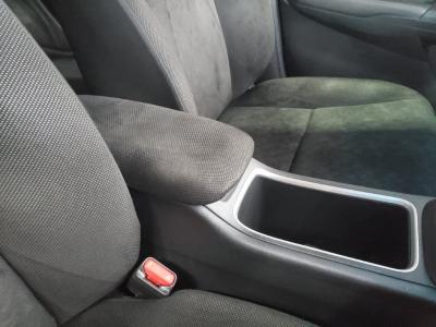 �V���g���@�V�����Îԁ@�l�C��ʲ��د�ޡ̨��HV�Ɠ���1.5L�ݼ��&Ӱ����7��AT�ŔR���34.4km/L!̨�Ă��40cm������Ᏸ�ōL��׹ޯ�޽�߰�������́����ذ&�߯�����ā����AC���߼�݂́���ذ����پ��TV���ޯ���ׁ�ETC�Ȃǂ��t���Ă��܂�!