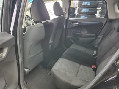 �V���g���@�V�����Îԁ@�l�C��ʲ��د�ޡ̨��HV�Ɠ���1.5L�ݼ��&Ӱ����7��AT�ŔR���34.4km/L!̨�Ă��40cm������Ᏸ�ōL��׹ޯ�޽�߰�������́����ذ&�߯�����ā����AC���߼�݂́���ذ����پ��TV���ޯ���ׁ�ETC�Ȃǂ��t���Ă��܂�!