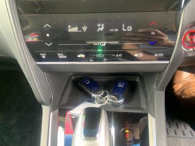�V���g���@�V�����Îԁ@1.5L�ݼ�݂�7��AT�ŔR���4WD�Ԃł� 27.8km/L!H29�N9������̗p���������޾ݼݸ�(ڰ�ް��ڰ������َx���tڰ�ް�ٰ��)�𑕔�����ق������ذ&�߯�����ā����AC����̫���ޭ�PKG(ܲ�߰�ޱ����˰���ޱ�װ)���߼�݂́���ذ���&�ޯ���ׂ��t���Ă��܂�!