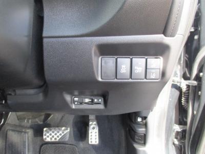 �V���g���@�V�����Îԁ@R1�N5����ϲŰ��ݼނŌ���^�ɂȂ�O������߰�޻޲݂Ȃǂ�ύX�1.5L�ݼ�݂�7��AT�ŔR���WLTC24.8km/L!�����޾ݼݸ�(ڰ�ް��ڰ������َx���tڰ�ް�ٰ��)�����ذ����ޑ���PKG(�ޯ���ץ�ñ�ݸ��ӺݥETC)��LEDͯ��ײ�&̫�ށ�ܲ�߰�ޱ���������ټ��ā�F���˰���ق���߼�݂́���ذ����پ��TV���t���Ă��܂�!