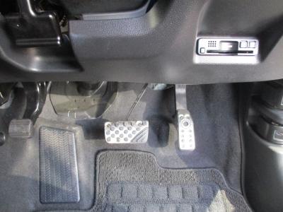 �V���g���@�V�����Îԁ@R1�N5����ϲŰ��ݼނŌ���^�ɂȂ�O������߰�޻޲݂Ȃǂ�ύX�1.5L�ݼ�݂�7��AT�ŔR���WLTC24.8km/L!�����޾ݼݸ�(ڰ�ް��ڰ������َx���tڰ�ް�ٰ��)�����ذ����ޑ���PKG(�ޯ���ץ�ñ�ݸ��ӺݥETC)��LEDͯ��ײ�&̫�ށ�ܲ�߰�ޱ���������ټ��ā�F���˰���ق���߼�݂́���ذ����پ��TV���t���Ă��܂�!