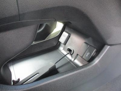 �V���g���@�V�����Îԁ@R1�N5����ϲŰ��ݼނŌ���^�ɂȂ�O������߰�޻޲݂Ȃǂ�ύX�1.5L�ݼ�݂�7��AT�ŔR���WLTC24.8km/L!�����޾ݼݸ�(ڰ�ް��ڰ������َx���tڰ�ް�ٰ��)�����ذ����ޑ���PKG(�ޯ���ץ�ñ�ݸ��ӺݥETC)��LEDͯ��ײ�&̫�ށ�ܲ�߰�ޱ���������ټ��ā�F���˰���ق���߼�݂́���ذ����پ��TV���t���Ă��܂�!