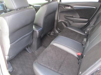 �V���g���@�V�����Îԁ@R1�N5����ϲŰ��ݼނŌ���^�ɂȂ�O������߰�޻޲݂Ȃǂ�ύX�1.5L�ݼ�݂�7��AT�ŔR���WLTC24.8km/L!�����޾ݼݸ�(ڰ�ް��ڰ������َx���tڰ�ް�ٰ��)�����ذ����ޑ���PKG(�ޯ���ץ�ñ�ݸ��ӺݥETC)��LEDͯ��ײ�&̫�ށ�ܲ�߰�ޱ���������ټ��ā�F���˰���ق���߼�݂́���ذ����پ��TV���t���Ă��܂�!