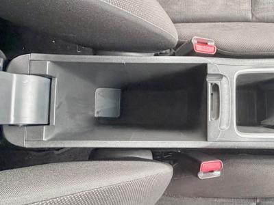 �V���g���@�V�����Îԁ@R1�N5����ϲŰ��ݼނŌ���^�ɡ�O������߰�޻޲݂Ȃǂ�ύX�������޾ݼݸ�(ڰ�ް��ڰ������ّ��Ǖtڰ�ް�ٰ��)���̗p�1.5L�ݼ�݂�7��AT�ŔR���25.2km/L��������e�́����ذ&�߯������������AC���d���i�[�ޱ�װ����ײ�޼���׽�ق����߼�݂́���ذ���&�ޯ���ׁ�ETC���t���Ă��܂��I