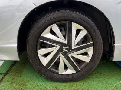 �V���g���@�V�����Îԁ@R1�N5����ϲŰ��ݼނŌ���^�ɡ�O������߰�޻޲݂Ȃǂ�ύX�������޾ݼݸ�(ڰ�ް��ڰ������ّ��Ǖtڰ�ް�ٰ��)���̗p�1.5L�ݼ�݂�7��AT�ŔR���25.2km/L��������e�́����ذ&�߯������������AC���d���i�[�ޱ�װ����ײ�޼���׽�ق����߼�݂́���ذ���&�ޯ���ׁ�ETC���t���Ă��܂��I