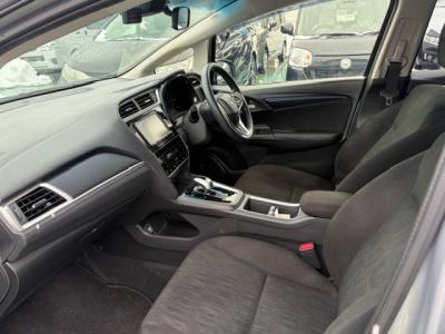 �V���g���@�V�����Îԁ@R1�N5����ϲŰ��ݼނŌ���^�ɡ�O������߰�޻޲݂Ȃǂ�ύX�������޾ݼݸ�(ڰ�ް��ڰ������ّ��Ǖtڰ�ް�ٰ��)���̗p�1.5L�ݼ�݂�7��AT�ŔR���25.2km/L��������e�́����ذ&�߯������������AC���d���i�[�ޱ�װ����ײ�޼���׽�ق����߼�݂́���ذ���&�ޯ���ׁ�ETC���t���Ă��܂��I