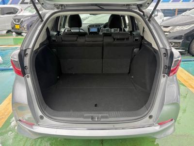 �V���g���@�V�����Îԁ@R1�N5����ϲŰ��ݼނŌ���^�ɡ�O������߰�޻޲݂Ȃǂ�ύX�������޾ݼݸ�(ڰ�ް��ڰ������ّ��Ǖtڰ�ް�ٰ��)���̗p�1.5L�ݼ�݂�7��AT�ŔR���25.2km/L��������e�́����ذ&�߯������������AC���d���i�[�ޱ�װ����ײ�޼���׽�ق����߼�݂́���ذ���&�ޯ���ׁ�ETC���t���Ă��܂��I