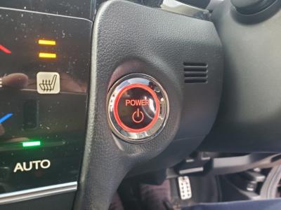 �V���g���@�V�����Îԁ@R1�N5����ϲŰ��ݼނŌ���^�ɂȂ�O������߰�޻޲݂Ȃǂ�ύX�1.5L�ݼ�݂�7��AT�ŔR���WLTC24.8km/L!�����޾ݼݸ�(ڰ�ް��ڰ������َx���tڰ�ް�ٰ��)�����ذ����ޑ���PKG(�ޯ���ץ�ñ�ݸ��ӺݥETC)��LEDͯ��ײ�&̫�ށ�ܲ�߰�ޱ���������ټ��ā�F���˰���ق���߼�݂́�8�������پ��TV���t���Ă��܂�!