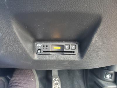 �V���g���@�V�����Îԁ@R1�N5����ϲŰ��ݼނŌ���^�ɂȂ�O������߰�޻޲݂Ȃǂ�ύX�1.5L�ݼ�݂�7��AT�ŔR���WLTC24.8km/L!�����޾ݼݸ�(ڰ�ް��ڰ������َx���tڰ�ް�ٰ��)�����ذ����ޑ���PKG(�ޯ���ץ�ñ�ݸ��ӺݥETC)��LEDͯ��ײ�&̫�ށ�ܲ�߰�ޱ���������ټ��ā�F���˰���ق���߼�݂́�8�������پ��TV���t���Ă��܂�!