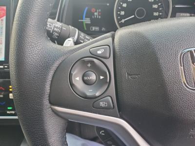 �V���g���@�V�����Îԁ@R1�N5����ϲŰ��ݼނŌ���^�ɂȂ�O������߰�޻޲݂Ȃǂ�ύX�1.5L�ݼ�݂�7��AT�ŔR���WLTC24.8km/L!�����޾ݼݸ�(ڰ�ް��ڰ������َx���tڰ�ް�ٰ��)�����ذ����ޑ���PKG(�ޯ���ץ�ñ�ݸ��ӺݥETC)��LEDͯ��ײ�&̫�ށ�ܲ�߰�ޱ���������ټ��ā�F���˰���ق���߼�݂́�8�������پ��TV���t���Ă��܂�!