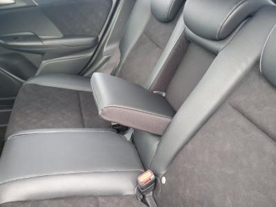 �V���g���@�V�����Îԁ@R1�N5����ϲŰ��ݼނŌ���^�ɂȂ�O������߰�޻޲݂Ȃǂ�ύX�1.5L�ݼ�݂�7��AT�ŔR���WLTC24.8km/L!�����޾ݼݸ�(ڰ�ް��ڰ������َx���tڰ�ް�ٰ��)�����ذ����ޑ���PKG(�ޯ���ץ�ñ�ݸ��ӺݥETC)��LEDͯ��ײ�&̫�ށ�ܲ�߰�ޱ���������ټ��ā�F���˰���ق���߼�݂́�8�������پ��TV���t���Ă��܂�!