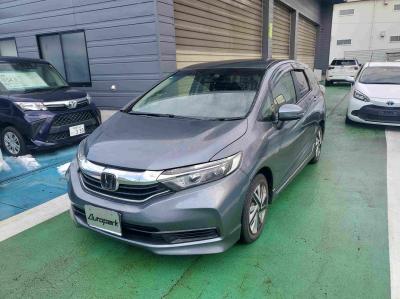 �V���g���@�V�����Îԁ@R1�N5����ϲŰ��ݼނŌ���^�ɡ�O������߰�޻޲݂Ȃǂ�ύX�������޾ݼݸ�(ڰ�ް��ڰ������ّ��Ǖtڰ�ް�ٰ��)���̗p�1.5L�ݼ�݂�7��AT�ŔR���25.2km/L��������e�́����ذ&�߯������������AC���d���i�[�ޱ�װ����ײ�޼���׽��CD���߂Ȃǂ��t���Ă��܂��I