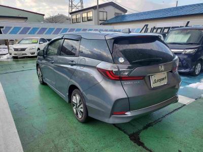 �V���g���@�V�����Îԁ@R1�N5����ϲŰ��ݼނŌ���^�ɡ�O������߰�޻޲݂Ȃǂ�ύX�������޾ݼݸ�(ڰ�ް��ڰ������ّ��Ǖtڰ�ް�ٰ��)���̗p�1.5L�ݼ�݂�7��AT�ŔR���25.2km/L��������e�́����ذ&�߯������������AC���d���i�[�ޱ�װ����ײ�޼���׽��CD���߂Ȃǂ��t���Ă��܂��I