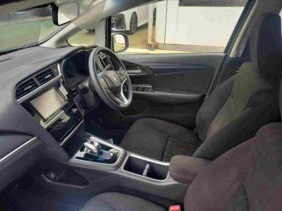 �V���g���@�V�����Îԁ@R1�N5����ϲŰ��ݼނőO������߰�޻޲݂Ȃǂ�ύX������^�ɡ1.5L�ݼ�݂�7��AT�ŔR���25.2km/L��������e�́����޾ݼݸ�(ڰ�ް��ڰ������ّ��Ǖtڰ�ް�ٰ��)�����ذ&�߯������������AC���d���i�[�ޱ�װ����ײ�޼���׽�ق����߼�݂́���ذ���&�ޯ���ׁ�ETC���t���Ă��܂�!