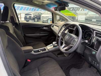 �V���g���@�V�����Îԁ@R1�N5����ϲŰ��ݼނŌ���^�ɡ�O������߰�޻޲݂Ȃǂ�ύX�������޾ݼݸ�(ڰ�ް��ڰ������ّ��Ǖtڰ�ް�ٰ��)���̗p�1.5L�ݼ�݂�7��AT�ŔR���25.2km/L��������e�́����ذ&�߯������������AC���d���i�[�ޱ�װ����ײ�޼���׽�ق����߼�݂́���ذ���&�ޯ���ׁ�ETC���t���Ă��܂��I