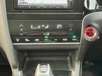 �V���g���@�V�����Îԁ@R1�N5����ϲŰ��ݼނŌ���^�ɡ�O������߰�޻޲݂Ȃǂ�ύX�������޾ݼݸ�(ڰ�ް��ڰ������ّ��Ǖtڰ�ް�ٰ��)���̗p�1.5L�ݼ�݂�7��AT�ŔR���25.2km/L��������e�́����ذ&�߯������������AC���d���i�[�ޱ�װ����ײ�޼���׽�ق����߼�݂́���ذ���&�ޯ���ׁ�ETC���t���Ă��܂��I