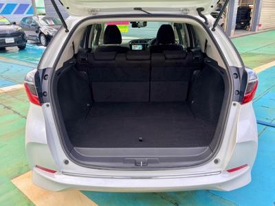 �V���g���@�V�����Îԁ@R1�N5����ϲŰ��ݼނŌ���^�ɡ�O������߰�޻޲݂Ȃǂ�ύX�������޾ݼݸ�(ڰ�ް��ڰ������ّ��Ǖtڰ�ް�ٰ��)���̗p�1.5L�ݼ�݂�7��AT�ŔR���25.2km/L��������e�́����ذ&�߯������������AC���d���i�[�ޱ�װ����ײ�޼���׽�ق����߼�݂́���ذ���&�ޯ���ׁ�ETC���t���Ă��܂��I