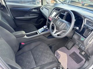 �V���g���@�V�����Îԁ@�l�C��ʲ��د�ޡ̨��HV�Ɠ���1.5L�ݼ��&Ӱ����7��AT�ŔR���34.4km/L!̨�Ă��40cm������Ᏸ�ōL��׹ޯ�޽�߰�������́����ذ&�߯�����ā����AC����ײ�޼���׽���߼�݂́���ذ��ށ��ޯ���ׁ�ETC�Ȃǂ��t���Ă��܂�!