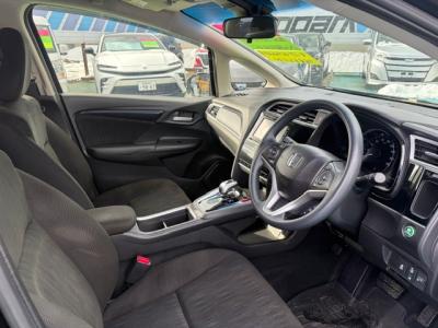 �V���g���@�V�����Îԁ@R1�N5����ϲŰ��ݼނŌ���^�ɡ�O������߰�޻޲݂Ȃǂ�ύX�������޾ݼݸ�(ڰ�ް��ڰ������ّ��Ǖtڰ�ް�ٰ��)���̗p�1.5L�ݼ�݂�7��AT�ŔR���25.2km/L��������e�́����ذ&�߯������������AC���d���i�[�ޱ�װ����ײ�޼���׽�ق����߼�݂́���ذ����پ��TV&�ޯ���ׁ�ETC���t���Ă��܂��I