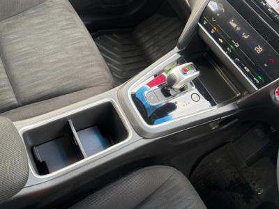 �V���g���@�V�����Îԁ@R1�N5����ϲŰ��ݼނŌ���^�ɡ�O������߰�޻޲݂Ȃǂ�ύX�������޾ݼݸ�(ڰ�ް��ڰ������ّ��Ǖtڰ�ް�ٰ��)���̗p�1.5L�ݼ�݂�7��AT�ŔR���25.2km/L��������e�́����ذ&�߯������������AC���d���i�[�ޱ�װ����ײ�޼���׽�ق����߼�݂́���ذ����پ��TV&�ޯ���ׁ�ETC���t���Ă��܂��I