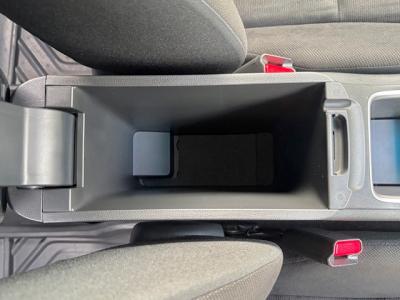 �V���g���@�V�����Îԁ@R1�N5����ϲŰ��ݼނŌ���^�ɡ�O������߰�޻޲݂Ȃǂ�ύX�������޾ݼݸ�(ڰ�ް��ڰ������ّ��Ǖtڰ�ް�ٰ��)���̗p�1.5L�ݼ�݂�7��AT�ŔR���25.2km/L��������e�́����ذ&�߯������������AC���d���i�[�ޱ�װ����ײ�޼���׽�ق����߼�݂́���ذ����پ��TV&�ޯ���ׁ�ETC���t���Ă��܂��I