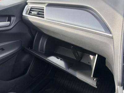 �V���g���@�V�����Îԁ@R1�N5����ϲŰ��ݼނŌ���^�ɡ�O������߰�޻޲݂Ȃǂ�ύX�������޾ݼݸ�(ڰ�ް��ڰ������ّ��Ǖtڰ�ް�ٰ��)���̗p�1.5L�ݼ�݂�7��AT�ŔR���25.2km/L��������e�́����ذ&�߯������������AC���d���i�[�ޱ�װ����ײ�޼���׽�ق����߼�݂́���ذ����پ��TV&�ޯ���ׁ�ETC���t���Ă��܂��I