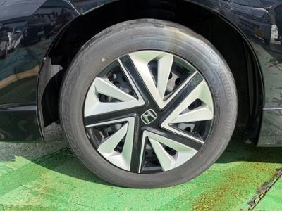 �V���g���@�V�����Îԁ@R1�N5����ϲŰ��ݼނŌ���^�ɡ�O������߰�޻޲݂Ȃǂ�ύX�������޾ݼݸ�(ڰ�ް��ڰ������ّ��Ǖtڰ�ް�ٰ��)���̗p�1.5L�ݼ�݂�7��AT�ŔR���25.2km/L��������e�́����ذ&�߯������������AC���d���i�[�ޱ�װ����ײ�޼���׽�ق����߼�݂́���ذ����پ��TV&�ޯ���ׁ�ETC���t���Ă��܂��I