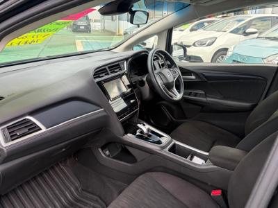 �V���g���@�V�����Îԁ@R1�N5����ϲŰ��ݼނŌ���^�ɡ�O������߰�޻޲݂Ȃǂ�ύX�������޾ݼݸ�(ڰ�ް��ڰ������ّ��Ǖtڰ�ް�ٰ��)���̗p�1.5L�ݼ�݂�7��AT�ŔR���25.2km/L��������e�́����ذ&�߯������������AC���d���i�[�ޱ�װ����ײ�޼���׽�ق����߼�݂́���ذ����پ��TV&�ޯ���ׁ�ETC���t���Ă��܂��I