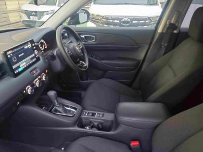 ���F�[���@�V�����Îԁ@R3�N4������������ݼޡ1.5L�ݼ�݂ɔ��d�Ƌ쓮�p��2Ӱ��ʲ��د�޼��т�V�̗p����R���WLTC22.0km/L������́����޾ݼݸ�(ڰ�ް�ٰ��)��LEDͯ��ײā�16�����Ё����AC�����ذ��F���˰����LED̫�ށ�ܲ�߰�ޱ����ق���߼�݂́�9�������پ��TV����ޑ����p��߼��PKG(�ޯ���ץ����ٽ���)���t���Ă��܂��I