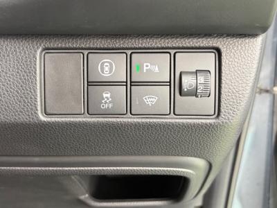 ���F�[���@�V�����Îԁ@R3�N4������������ݼޡ1.5L�ݼ�݂ɔ��d�Ƌ쓮�p��2Ӱ��ʲ��د�޼��т�V�̗p����R���WLTC22.0km/L������́����޾ݼݸ�(ڰ�ް�ٰ��)��LEDͯ��ײā�16�����Ё����AC�����ذ��F���˰����LED̫�ށ�ܲ�߰�ޱ����ق���߼�݂́�9�������پ��TV����ޑ����p��߼��PKG(�ޯ���ץ����ٽ���)���t���Ă��܂�!