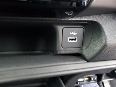 ���F�[���@�V�����Îԁ@R3�N4������������ݼޡ1.5L�ݼ�݂ɔ��d�Ƌ쓮�p��2Ӱ��ʲ��د�޼��т�V�̗p����R���WLTC22.0km/L������́����޾ݼݸ�(ڰ�ް�ٰ��)��LEDͯ��ײā�16�����Ё����AC�����ذ��F���˰����LED̫�ށ�ܲ�߰�ޱ����ق���߼�݂́�9�������پ��TV����ޑ����p��߼��PKG(�ޯ���ץ����ٽ���)���t���Ă��܂��I