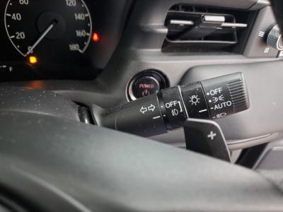 ���F�[���@�V�����Îԁ@R3�N4������������ݼޡ1.5L�ݼ�݂ɔ��d�Ƌ쓮�p��2Ӱ��ʲ��د�޼��т�V�̗p����R���WLTC22.0km/L������́����޾ݼݸ�(ڰ�ް�ٰ��)��LEDͯ��ײā�16�����Ё����AC�����ذ��F���˰����LED̫�ށ�ܲ�߰�ޱ����ق���߼�݂́�9�������پ��TV����ޑ����p��߼��PKG(�ޯ���ץ����ٽ���)���t���Ă��܂��I