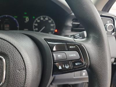 ���F�[���@�V�����Îԁ@R3�N4������������ݼޡ1.5L�ݼ�݂ɔ��d�Ƌ쓮�p��2Ӱ��ʲ��د�޼��т�V�̗p����R���WLTC22.0km/L������́����޾ݼݸ�(ڰ�ް�ٰ��)��LEDͯ��ײā�16�����Ё����AC�����ذ��F���˰����LED̫�ށ�ܲ�߰�ޱ����ق���߼�݂́�9�������پ��TV����ޑ����p��߼��PKG(�ޯ���ץ����ٽ���)���t���Ă��܂��I