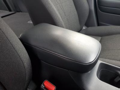 ���F�[���@�V�����Îԁ@R3�N4������������ݼޡ1.5L�ݼ�݂ɔ��d�Ƌ쓮�p��2Ӱ��ʲ��د�޼��т�V�̗p����R���WLTC22.0km/L������́����޾ݼݸ�(ڰ�ް�ٰ��)��LEDͯ��ײā�16�����Ё����AC�����ذ��F���˰����LED̫�ށ�ܲ�߰�ޱ����ق���߼�݂́�9�������پ��TV����ޑ����p��߼��PKG(�ޯ���ץ����ٽ���)���t���Ă��܂��I