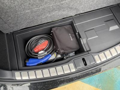 ���N�T�X�q�w�S�T�O���{�@�V�����Îԁ@R4�N11������������ݼޡ�ŏ㋉���ق���׸޲�ʲ��د�ޡ2.5�ݼ�݂ƑO��Ӱ���ŔR���WLTC18.8km/L��V��872.0���~�ő����́�14�������پ��TV��360����ׁ��S�Ȋv��ܰ��ā���g�����ā�ڰ�ް�ٰ��C����ܰ�ޯ��ޱ�������˰����21�����Ё�LEDͯ��ײĂق���߼�݂́���ٰ�11���~��ϰ����ݿ�27.9���~���t���Ă��܂�!