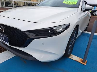 �l�`�y�c�`�R�t�@�X�g�o�b�N�@�V�����Îԁ@R1�N�ɱ��ׂ���������ݼނ���MAZDA3�i-STOP�t1.5L�ݼ�݂�6��AT�𓋍ڤ�R���WLTC16.6km/L������́�ڰ�ް��ڰ���ڰ�ް�ٰ�ށ�LEDͯ��ײā����ذ&�߯�����đ���8.8���DVDCD�پ��TV&�ޯ���ׁ�18�����Б���߼�݂́���ذ��ށ��O�����ں���t���Ă��܂�!