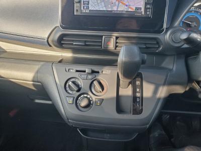 ���j�N���X�@�V�����Îԁ@2����޲�ނƌZ��Ԃ�ek�۽��O�H�ؼ��ق�SUV�炵���͋����޻޲ݡ�����ʲ��د��&CVT��4WD�ł��R���25.4km/L������́�LEDͯ��ײā�e����(ڰ�ް��ڰ�����݊ԈႢ�h�~�C�Ű��)����ڽ����ގ�t�߯����(6��߰�������ٽ���)���ײ���Լ�Ăق���߼�݂́���ذ����پ��TV�Ȃǂ��t���Ă��܂��