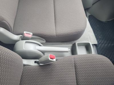 �~�j�L���u�o���@�V�����Îԁ@���بV�̎O�H�šR6�N3����ϲŰ��ݼނ�CVT���ς�V���ڂ������STOP�ƂŔR���WLTC16.4km/L��V���Ɂ���ڰ�LSD��2WD����4WD�LOCK4WD�𽲯��I���\��3Ӱ��4WD���̗p��ق������́��ϰ�ުݼ���ڰ���������ܰ����ށ���ڽ����ײ�޼���׽��USB�d���ق���߼�݂́���ذ���1���TV&�ޯ���ׁ�ETC�����ں���t���Ă��܂��