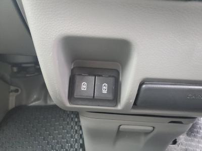 �~�j�L���u�o���@�V�����Îԁ@���بV�̎O�H�šR6�N3����ϲŰ��ݼނ�CVT���ς�V���ڂ������STOP�ƂŔR���WLTC16.4km/L��V���Ɂ���ڰ�LSD��2WD����4WD�LOCK4WD�𽲯��I���\��3Ӱ��4WD���̗p��ق������́��ϰ�ުݼ���ڰ���������ܰ����ށ���ڽ����ײ�޼���׽��USB�d���ق���߼�݂́���ذ���1���TV&�ޯ���ׁ�ETC�����ں���t���Ă��܂��