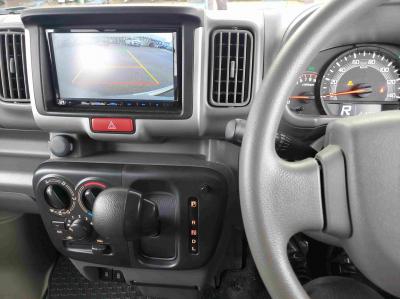 �~�j�L���u�o���@�V�����Îԁ@���بV�̎O�H�šR6�N3����ϲŰ��ݼނ�CVT���ς�V���ڂ������STOP�ƂŔR���WLTC16.4km/L��V���Ɂ���ڰ�LSD��2WD����4WD�LOCK4WD�𽲯��I���\��3Ӱ��4WD���̗p��ق������́��ϰ�ުݼ���ڰ���������ܰ����ށ���ڽ����ײ�޼���׽��USB�d���ق���߼�݂́���ذ���1���TV&�ޯ���ׁ�ETC�����ں���t���Ă��܂��