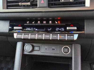 �g���C�g���@�V�����Îԁ@R6�N2��������{��14�N�Ԃ�ɔ̔����ꂽ�ײ�ݡW���ނ�5�l���Ť2.4L�ި�������޴ݼ�݂�6��AT�𓋍ڡ�����́�9�������پ��TV��360���׳���������e-����(ڰ�ް��ڰ��ڰ�ް�ٰ��)��LEDͯ��ײā��v��ܰ���&˰����18�����Ё��ޯ��ײŰ�Ȃǂ𑕔����߼�ݶװ���߰��ܲ�!